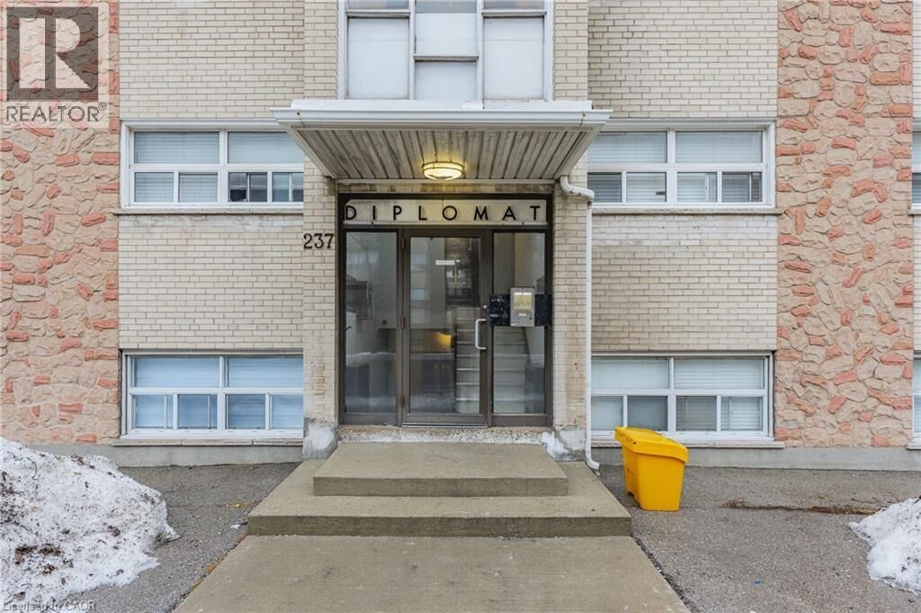 Property Photo: 237 Mohawk Road East 10 ON L9A 2H5