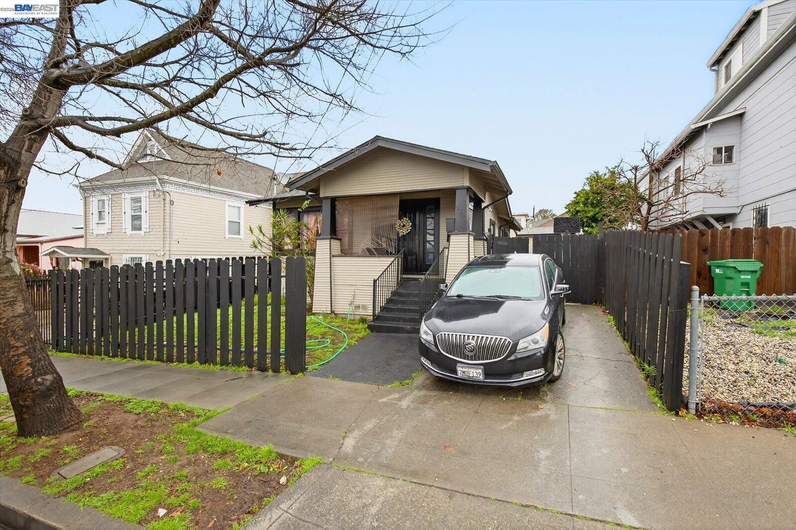 Property Photo: 2724 E 22nd St CA 94601