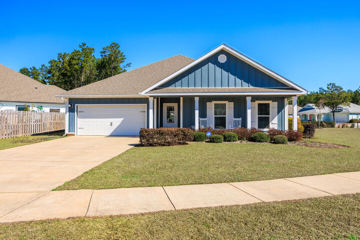 Property Photo: 193 Perimeter Place FL 32439