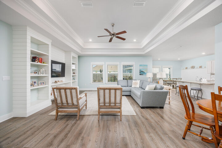 Property Photo:  193 Perimeter Place  FL 32439 