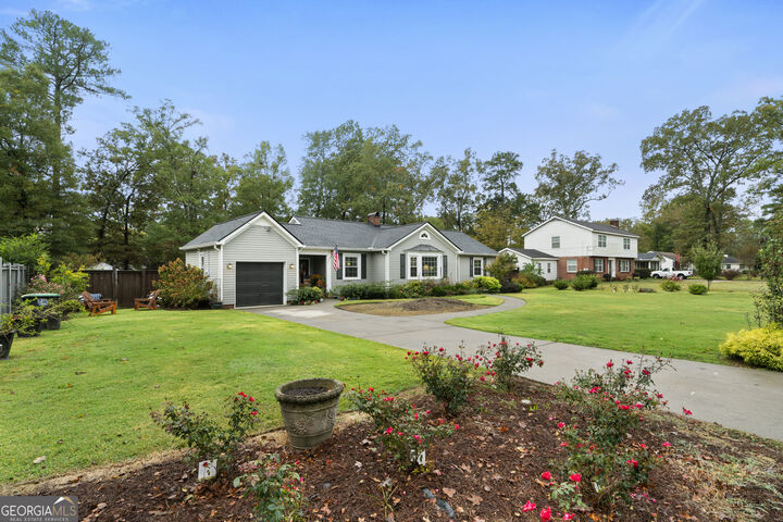 Property Photo:  105 Robin Street  GA 30165 