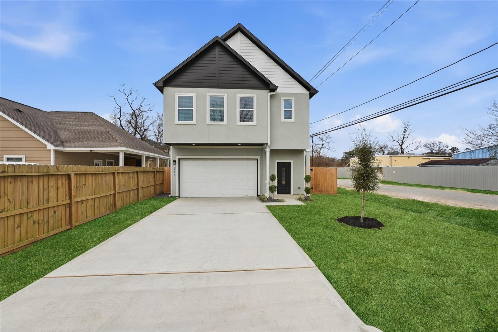 Property Photo:  2825 De Soto Street  TX 77091 