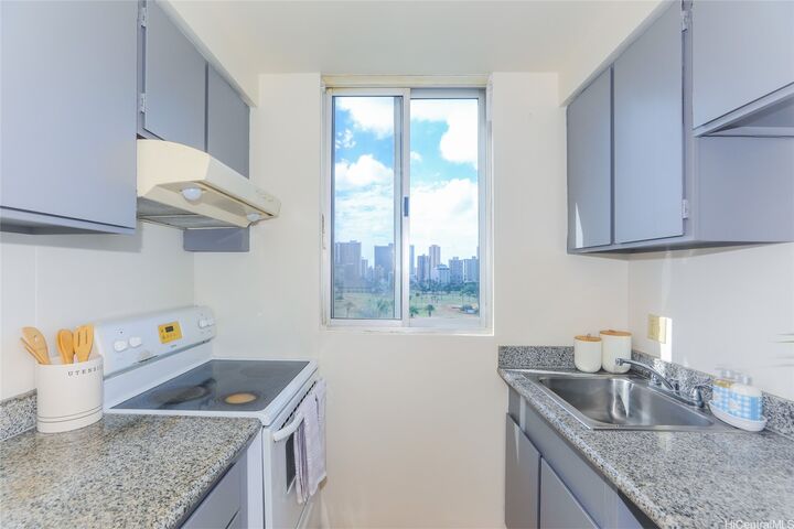 Property Photo: 2916 Date Street 10I HI 96816