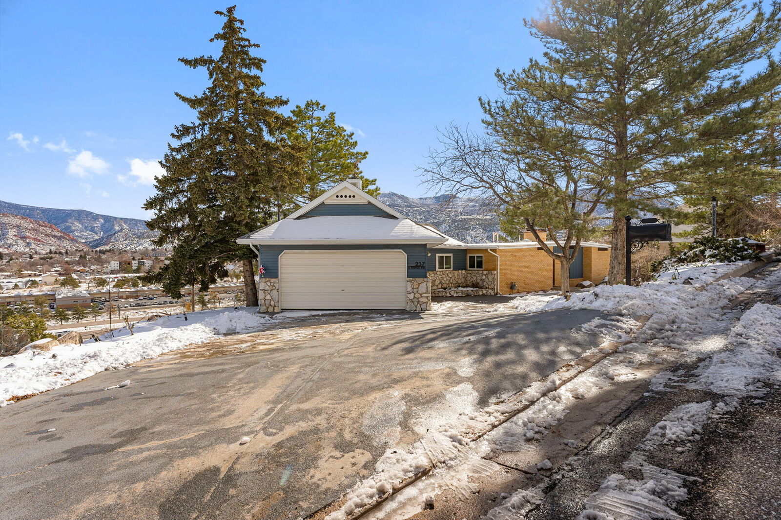 Property Photo:  237 S Ridge Rd  UT 84720 