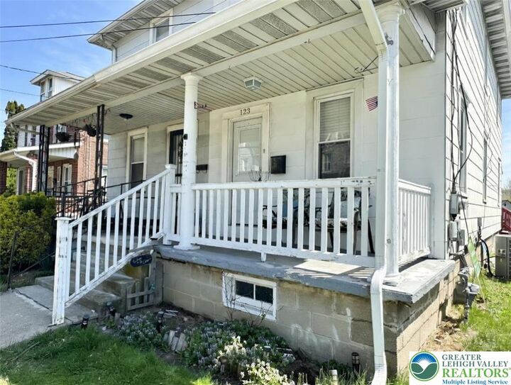 Property Photo:  123 Spring Street  PA 18064 