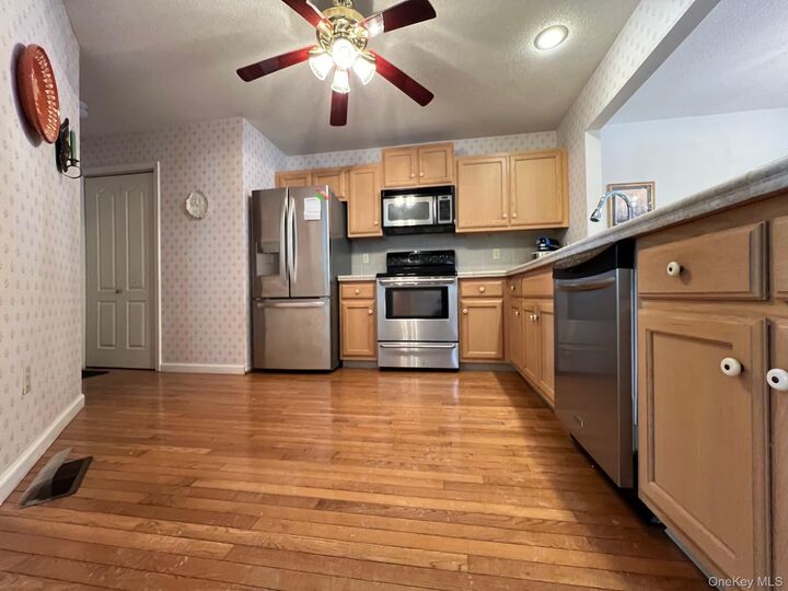 Property Photo:  508 Somerset Court  NY 12524 