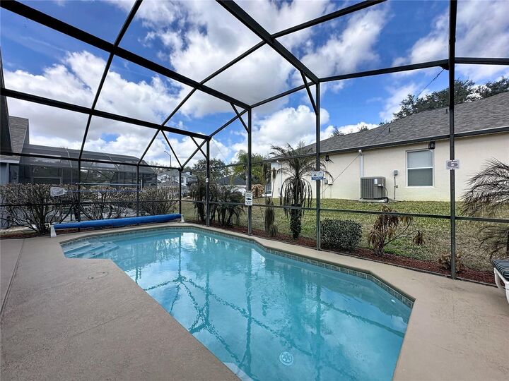 Property Photo: 1413 Park Place FL 33844