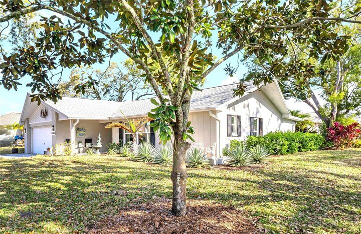 Property Photo: 1303 Glengarry Drive FL 34684