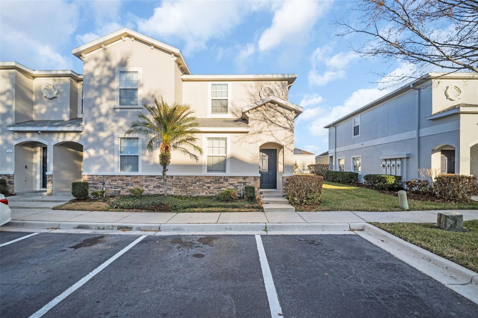 Property Photo:  1943 Greenwood Valley Drive  FL 33563 