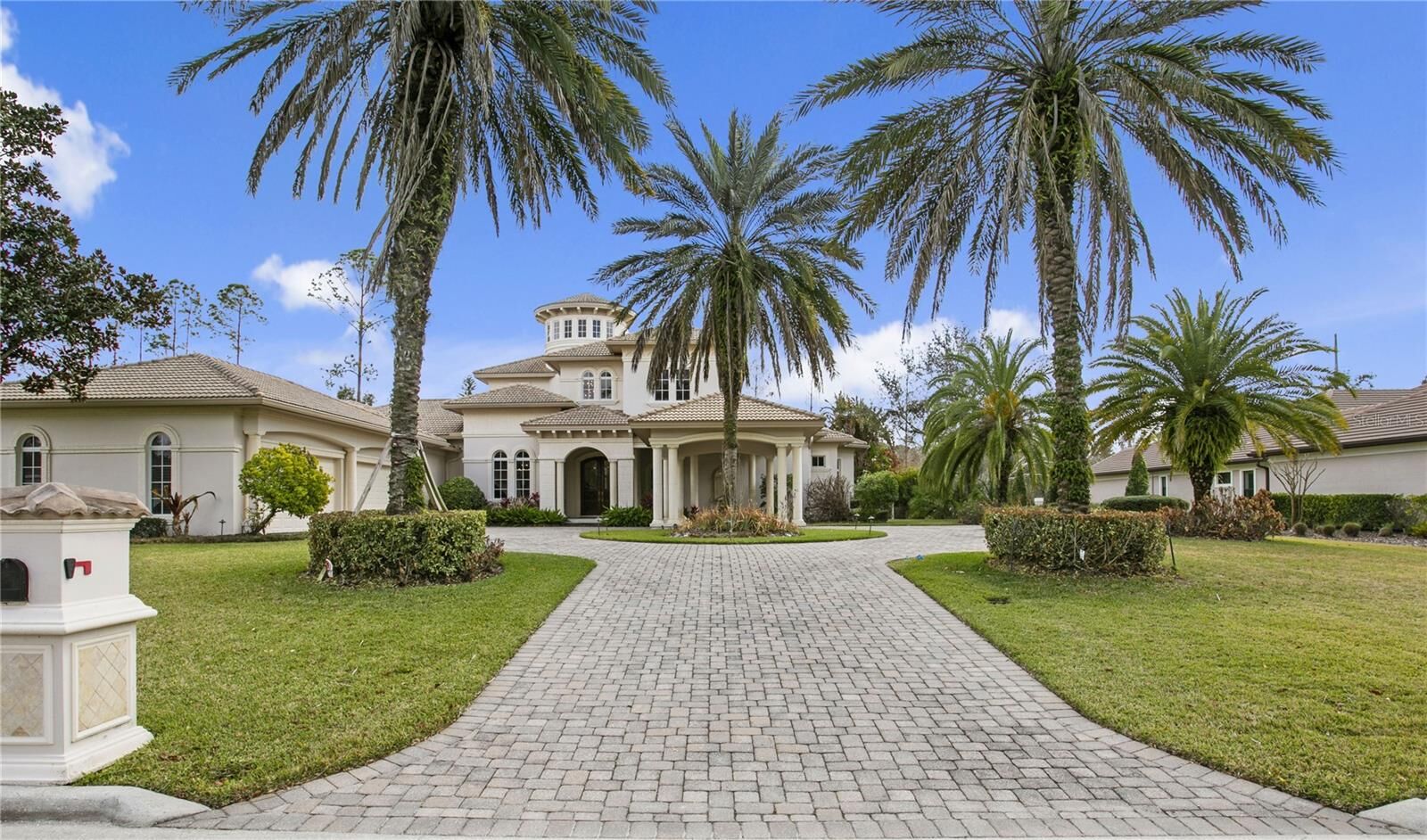 Property Photo: 16911 Comunidad De Avila FL 33548