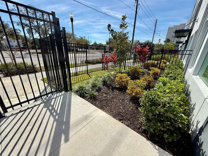 Property Photo:  853 6th Avenue S  FL 33701 