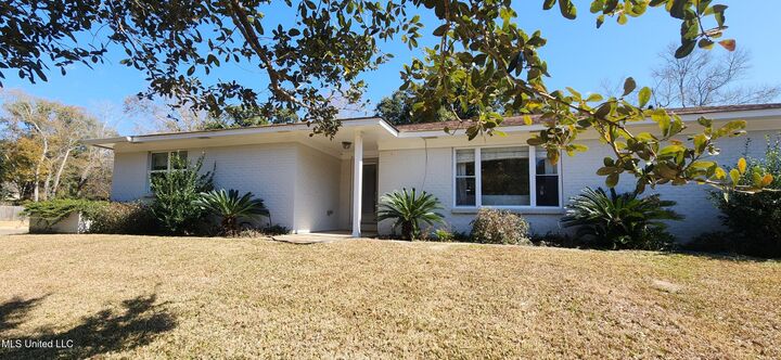 Property Photo:  2100 Lafitte Street  MS 39564 