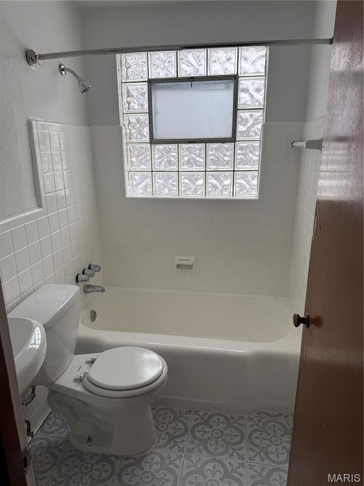 Property Photo:  835 Fontaine Place  MO 63137 