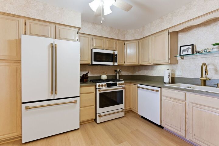 Property Photo:  525 Bradbury Lane 0  IL 60134 