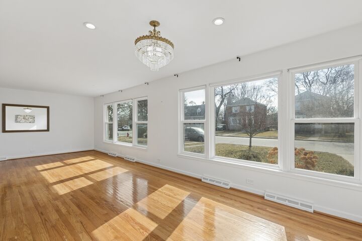 Property Photo:  3836 W Estes Avenue  IL 60712 