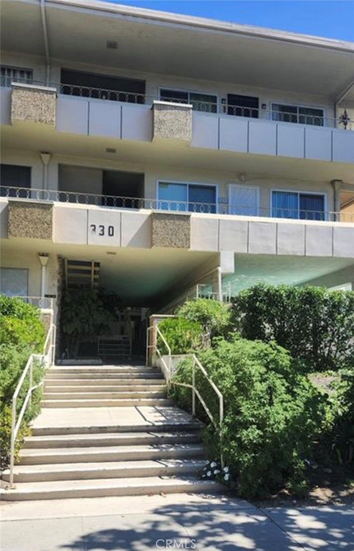 Property Photo: 330 N Howard Street 212 CA 91206