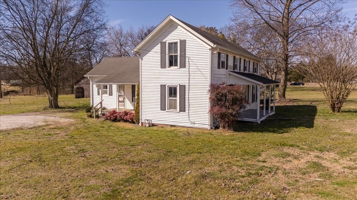 Property Photo:  202 Vine St  TN 38469 