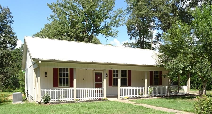 Property Photo: 321 Gordon Way TX 75915