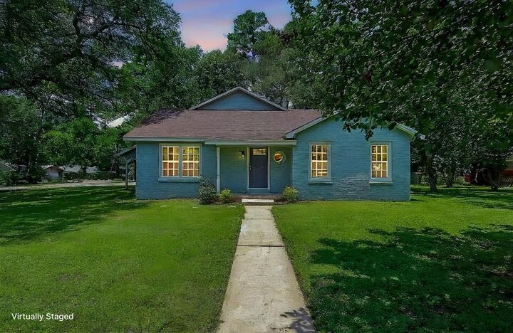 Property Photo:  328 Sunset Blvd  TX 75904 