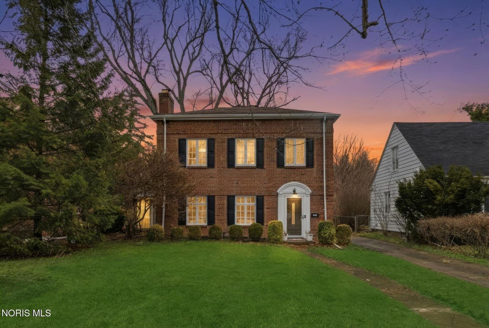 Property Photo:  2850 Kenwood Boulevard  OH 43606 