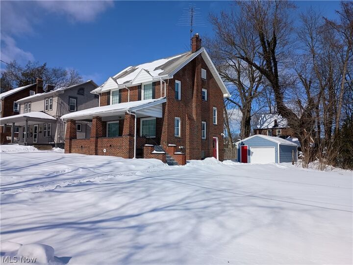 Property Photo: 212 Curry Place OH 44504