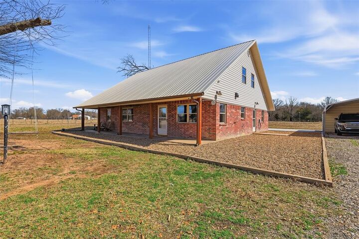 Property Photo:  397 Rs County Road 4452  TX 75472 