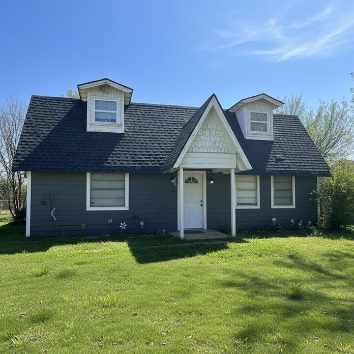 Property Photo: 867 County Road 4131 TX 75433