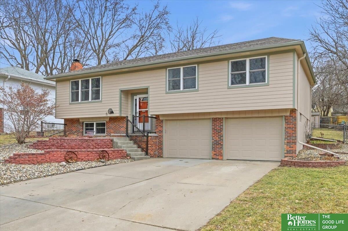 Property Photo: 11723 S 39th Street NE 68123