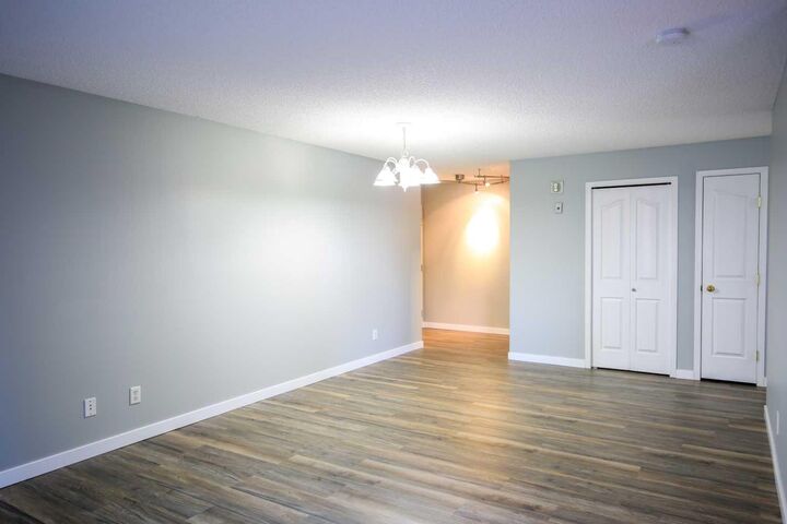 Property Photo: 5202 Valleyview Park SE 202 AB T2B 0K9
