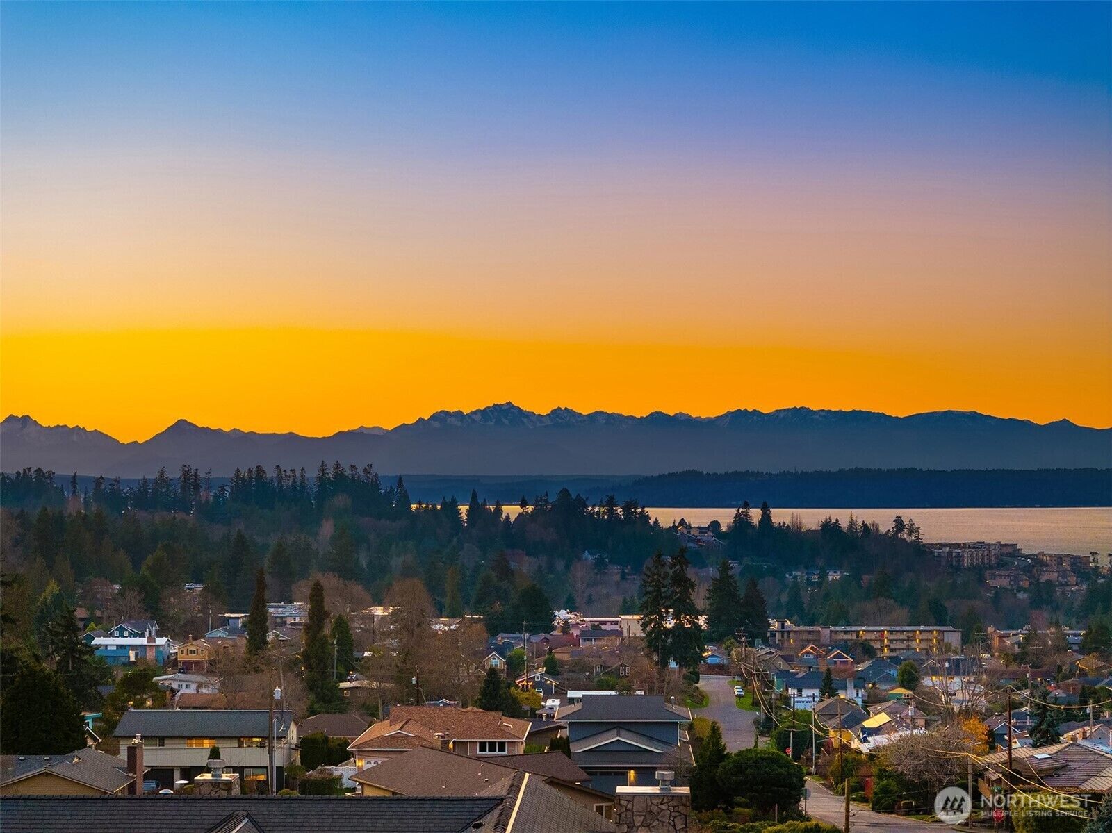 Property Photo: 1108 9th Avenue S WA 98020