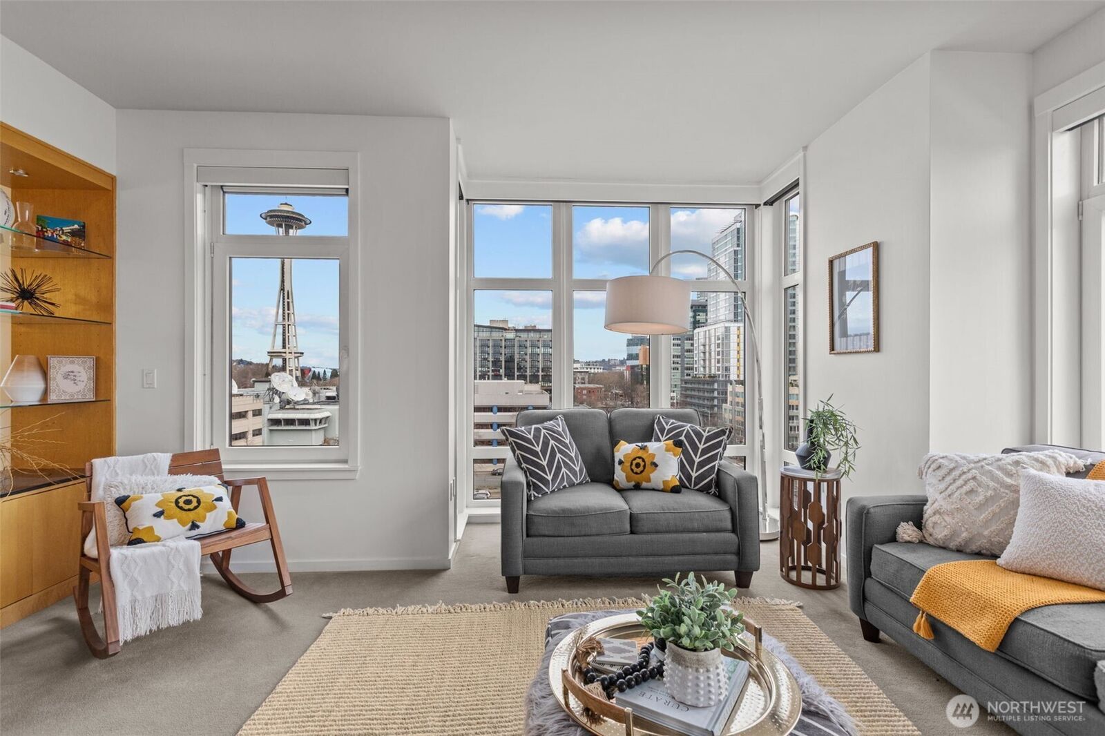 Property Photo:  2721  1st Avenue 1007  WA 98121 