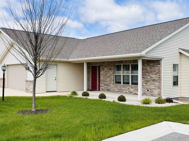 Property Photo:  1365 Candlelight Lane  WI 54937-7538 