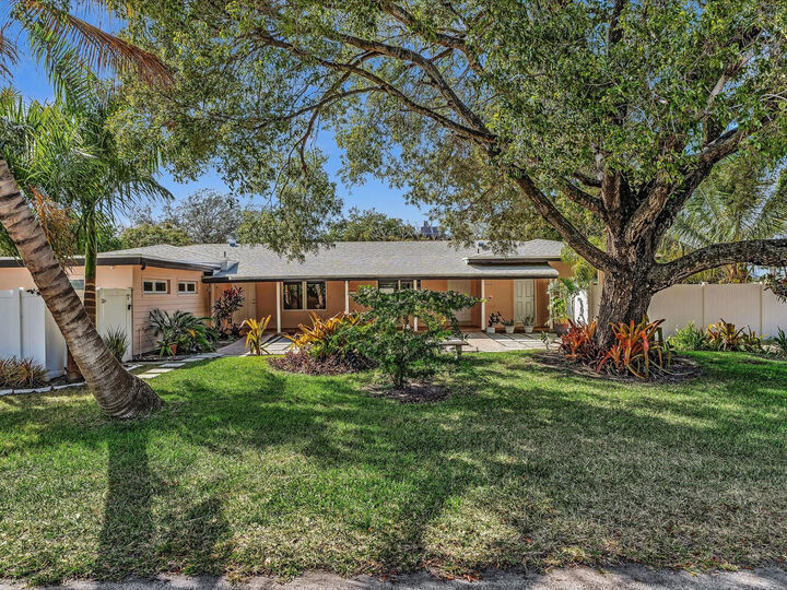 Property Photo: 2016 NE 14th Court 2018/B FL 33304