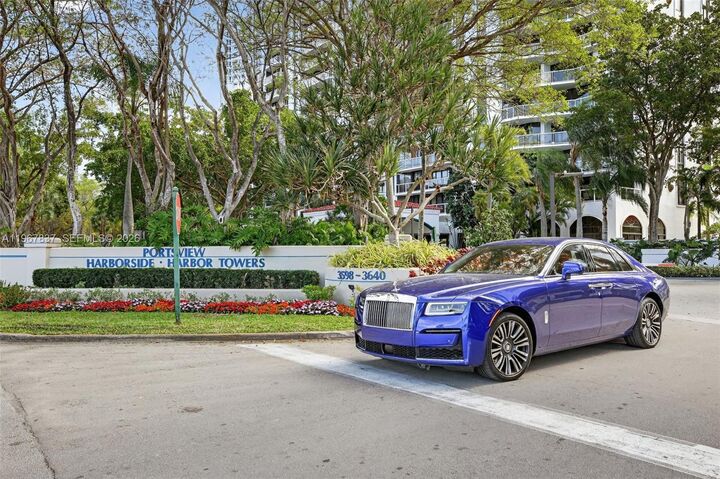 Property Photo: 3610 Yacht Club Dr 701 FL 33180