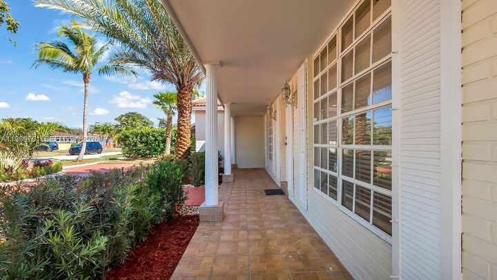 Property Photo:  5300 Grant St  FL 33021 