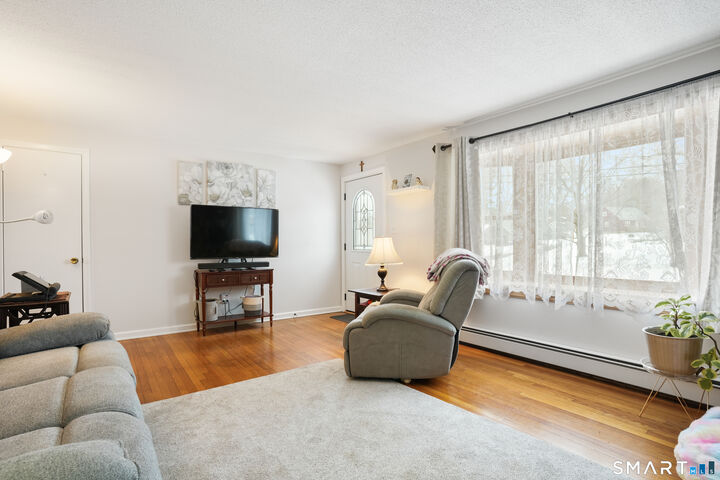 Property Photo:  25 Sheffield Lane  CT 06010 