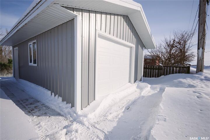 Property Photo:  740 Saskatchewan Avenue  SK S0A 1A0 