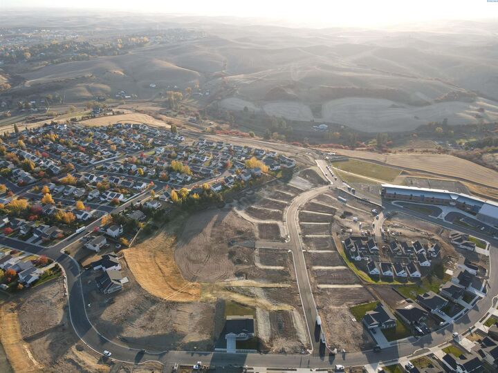 Property Photo:  2085 NW Overlook Drive  WA 99163 