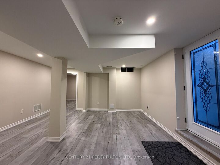 Property Photo:  7 Redmond Drive  ON L1S 5R7 