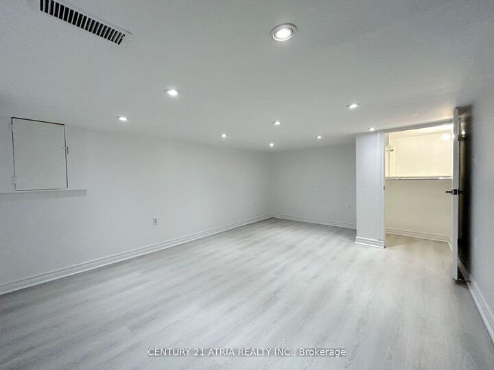 Property Photo:  182 John Street  ON L8L 4P2 