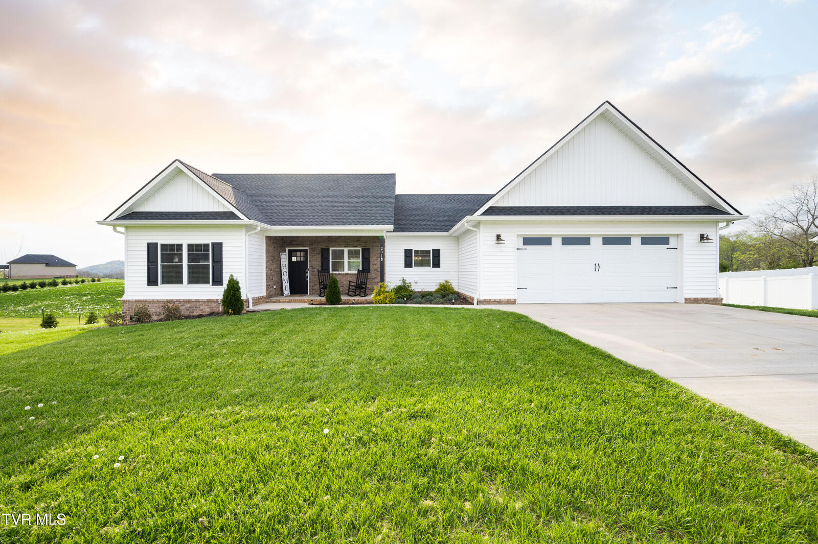 Property Photo: 201 Barnett Road TN 37659