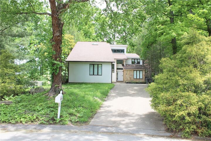 Property Photo: 219 La Grande Dr PA 16066
