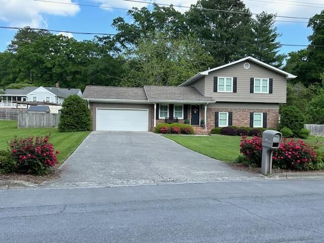 Property Photo: 911 Brookwood Drive GA 30720