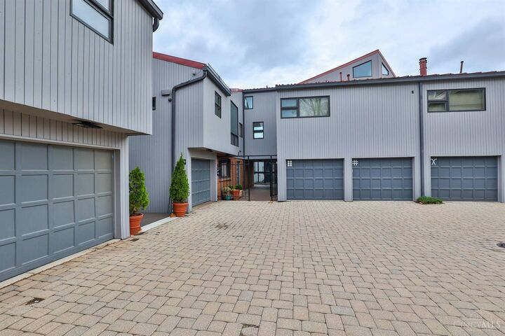 Property Photo:  1040 Hatch Street  OH 45202 