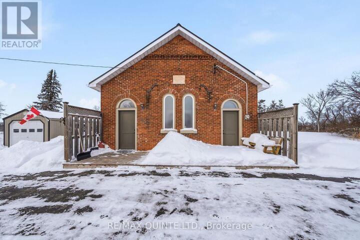 Property Photo:  825 Airport Parkway  ON K8N 4Z6 