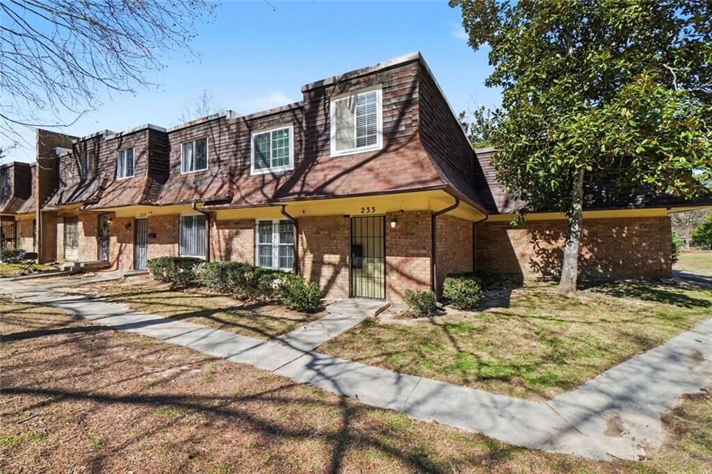 Property Photo:  233 SW Peyton Place SW  GA 30311 