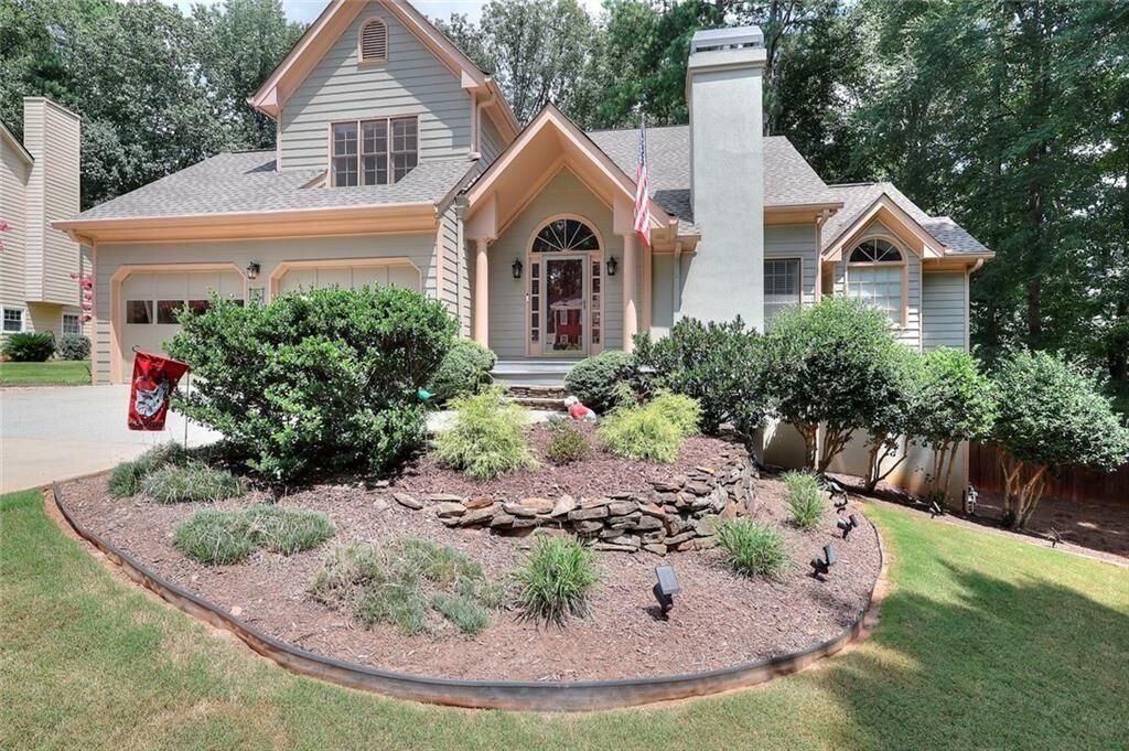 Property Photo: 1195 Haverhill Trail GA 30044