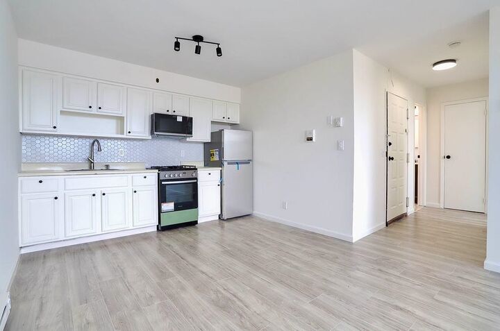 Property Photo: 502 Central Ave D1 NJ 07307