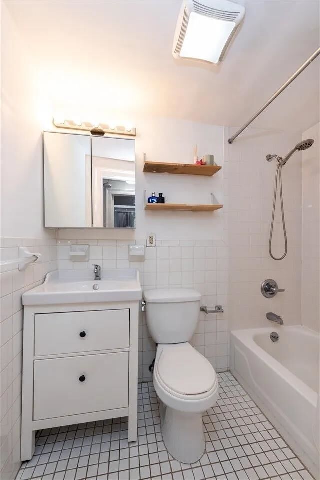 Property Photo:  124A Erie St 1  NJ 07302 