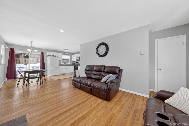 Property Photo:  10 Orient Place  NY 12563 